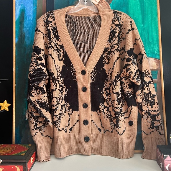 Chic Tan and Black Floral Cardigan Small - Picture 10 of 11